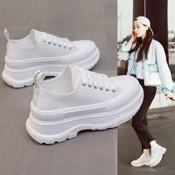 2023 новые маленькие белые туфли с высокой посадкой, женские универсальные парусиновые туфли на толстой подошве, повседневная обувь для маффинов